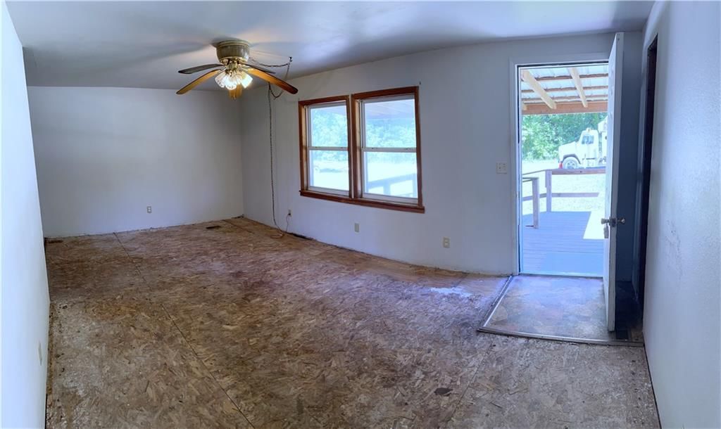 624 N McComb Street — photo 11