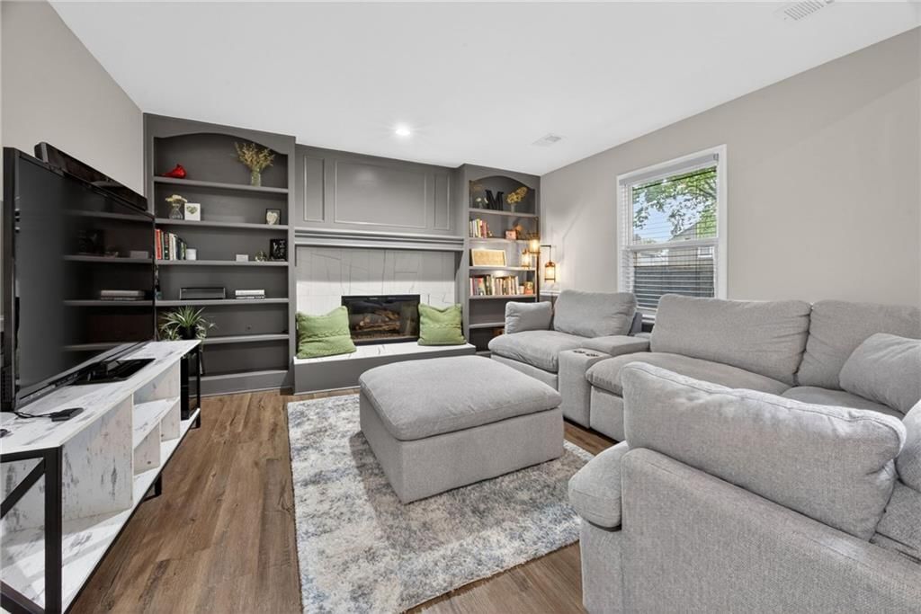 1014 N Church Street — photo 22