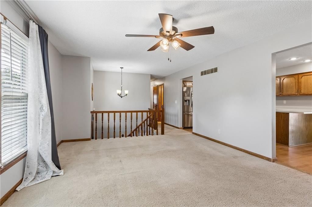 807 E Summit Street — photo 3