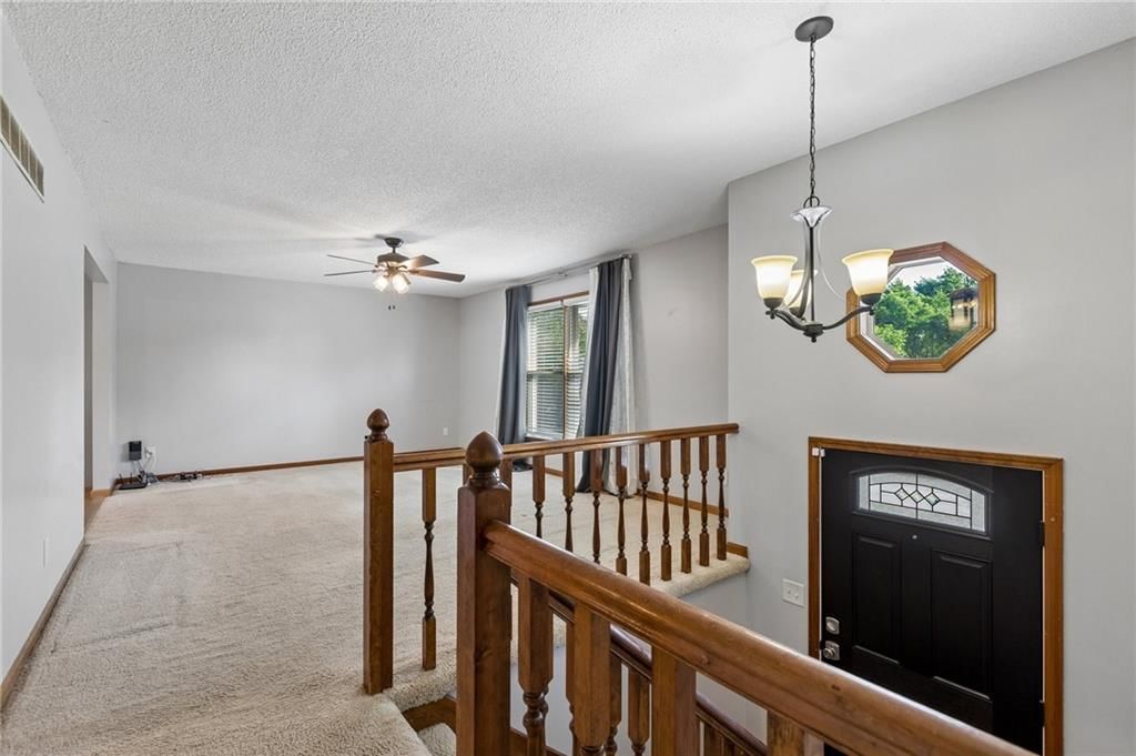 807 E Summit Street — photo 4