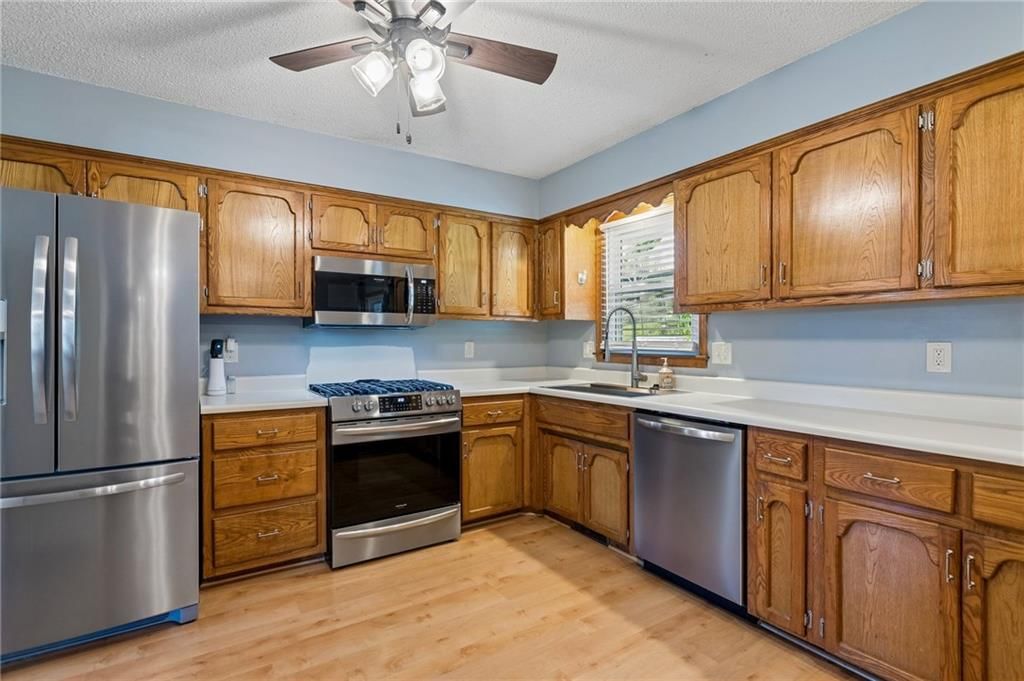 807 E Summit Street — photo 8