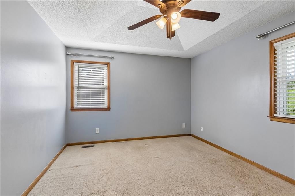 807 E Summit Street — photo 11