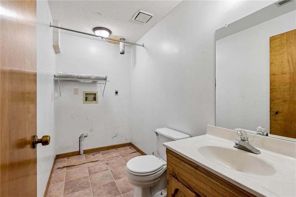 807 E Summit Street — photo 13