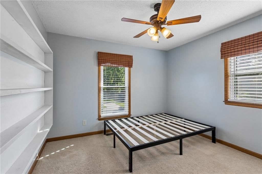 807 E Summit Street — photo 17
