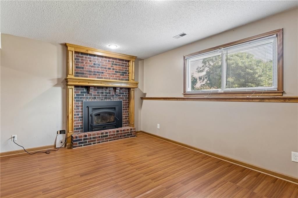 807 E Summit Street — photo 18