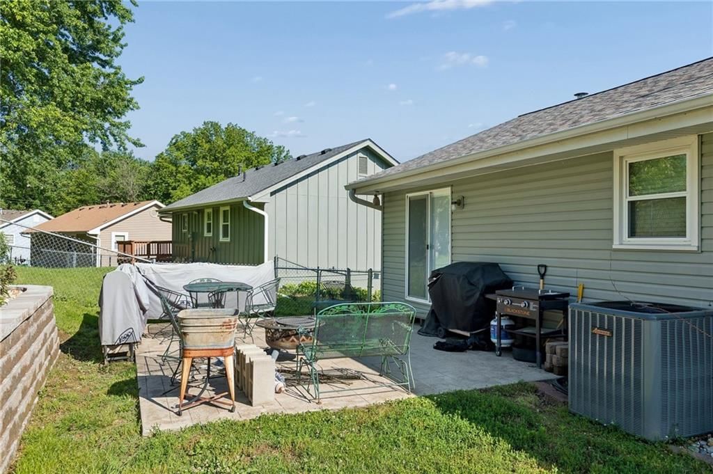 807 E Summit Street — photo 29
