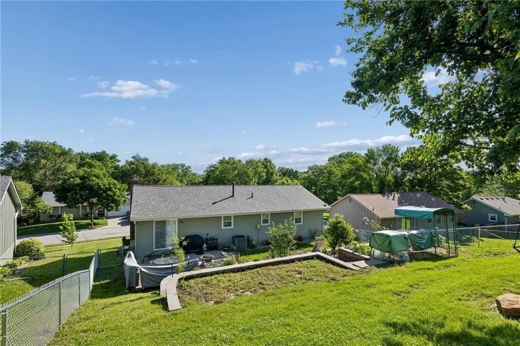 807 E Summit Street — photo 30