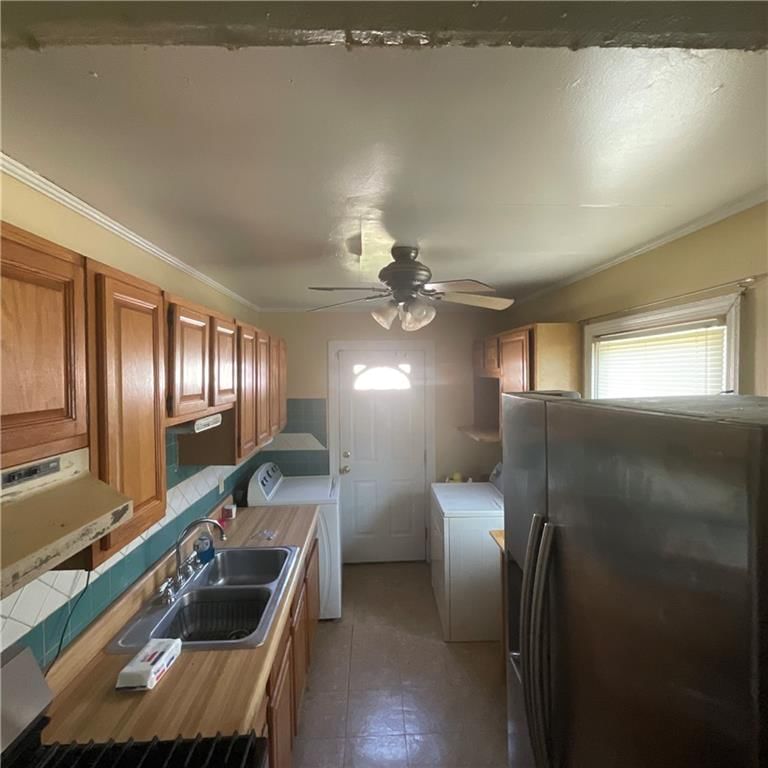 3133 Longwood Avenue — photo 3