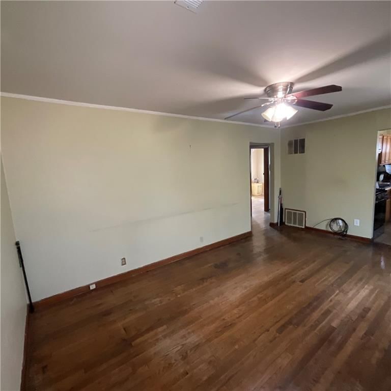 3133 Longwood Avenue — photo 7