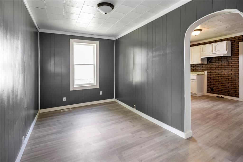 325 E Lake Street — photo 6