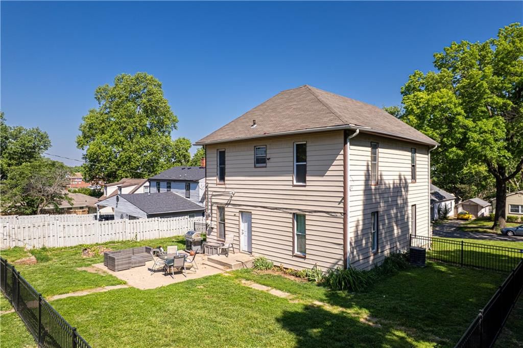 3334 Penn Street — photo 3