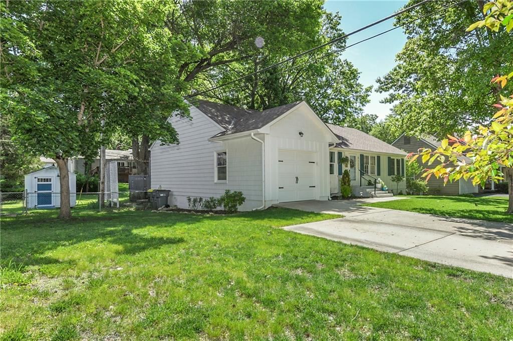 8735 Foster Lane — photo 3