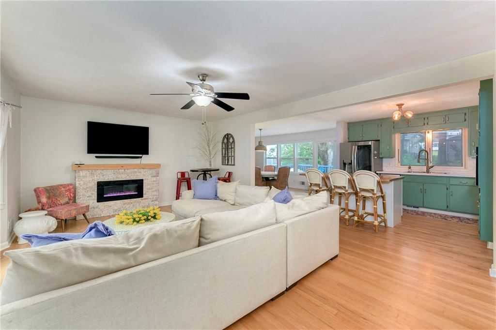 8735 Foster Lane — photo 6