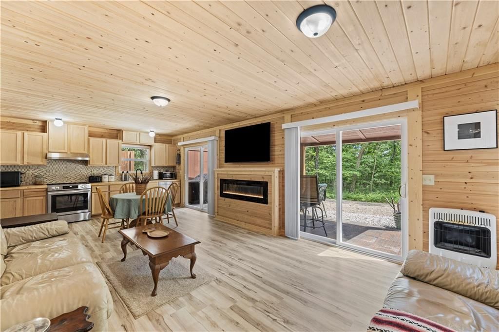 142 Spruce Drive — photo 4