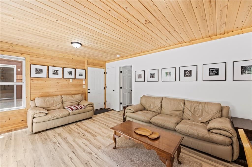 142 Spruce Drive — photo 8