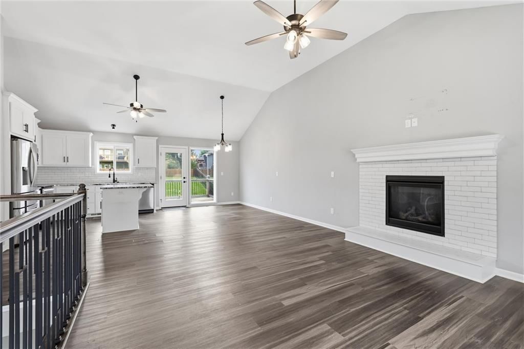 802 Wright Street — photo 6