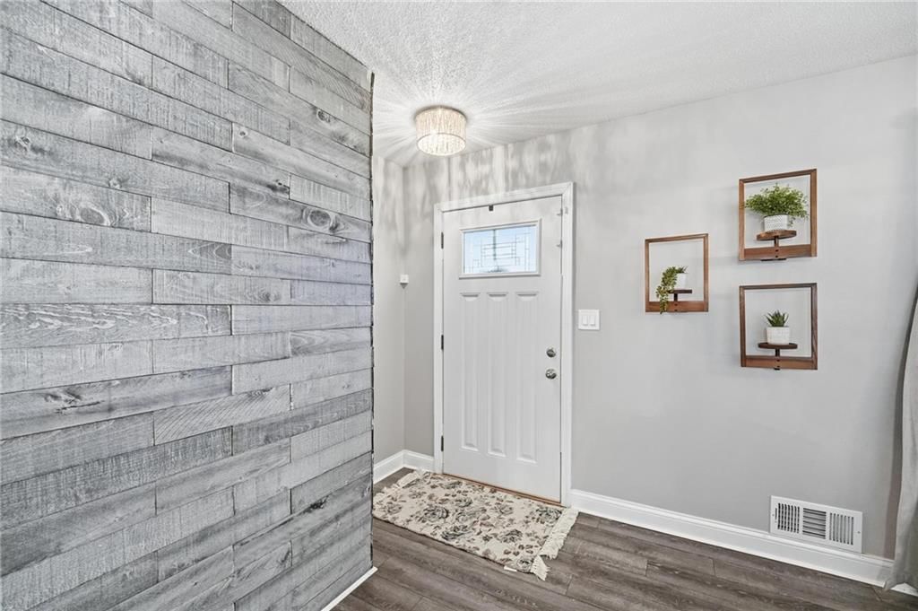 5107 N Highland Avenue — photo 3