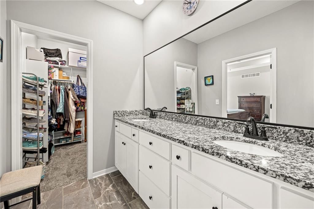 305 SW 11th Road — photo 32
