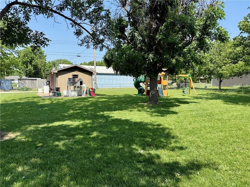 1014 wilson Street — photo 16