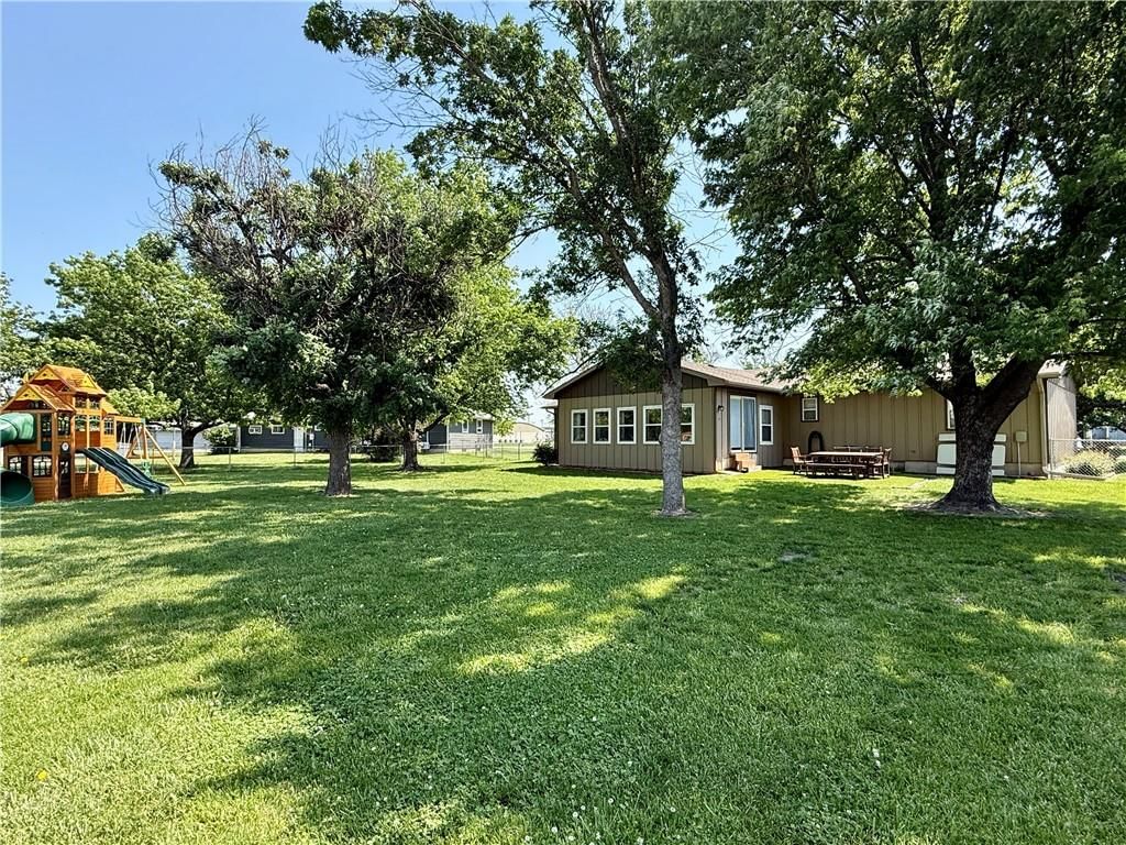 1014 wilson Street — photo 17