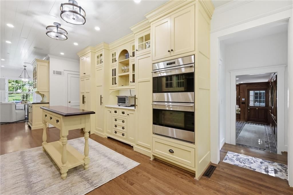 1217 W 58th Street — photo 11