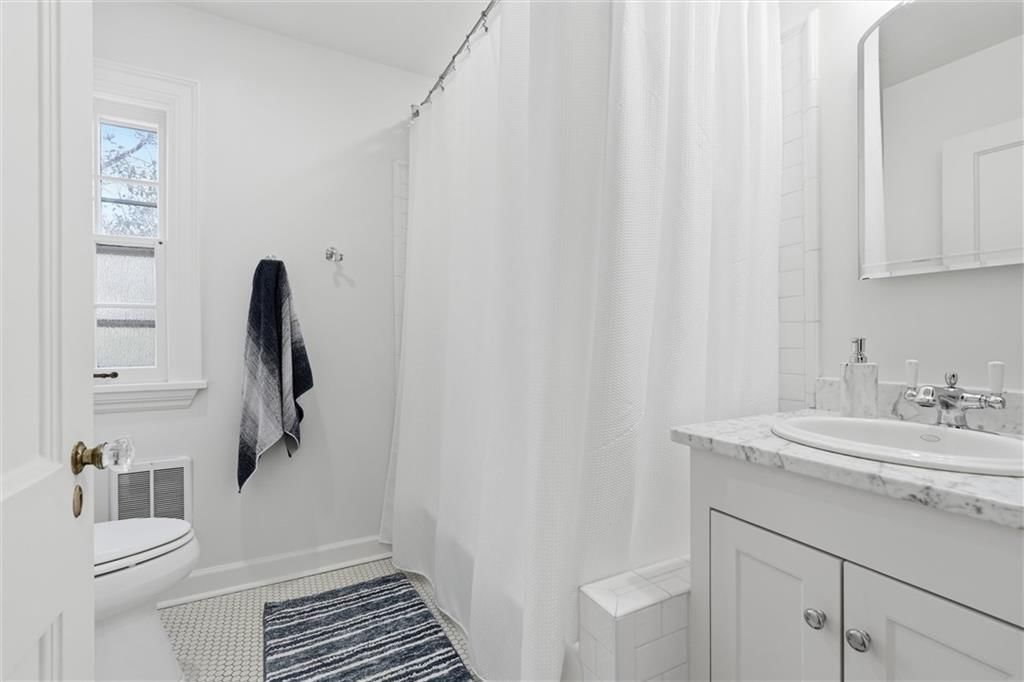 1217 W 58th Street — photo 51