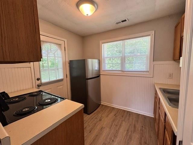 220 Corbin Street — photo 4