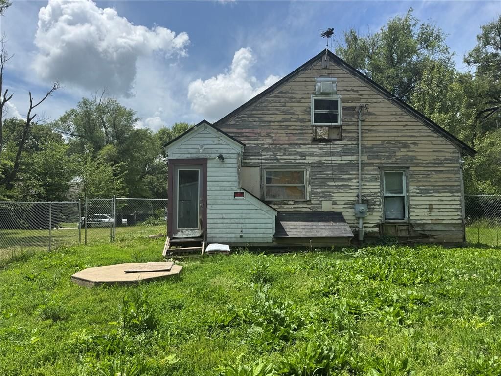 206 W 3rd Street — photo 28