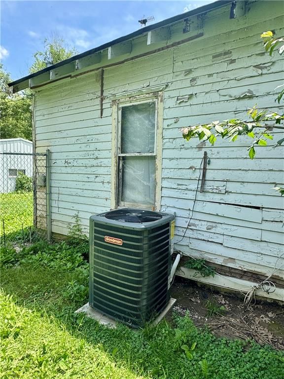 206 W 3rd Street — photo 30