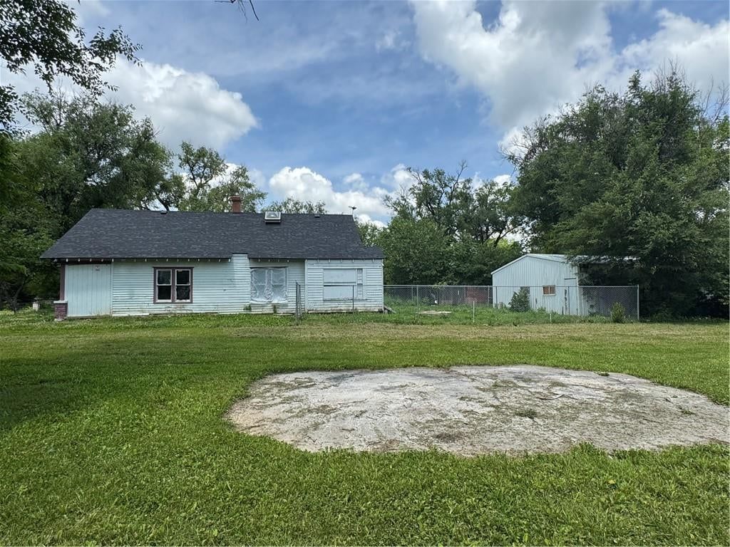 206 W 3rd Street, Creighton, MO: listing photo 2