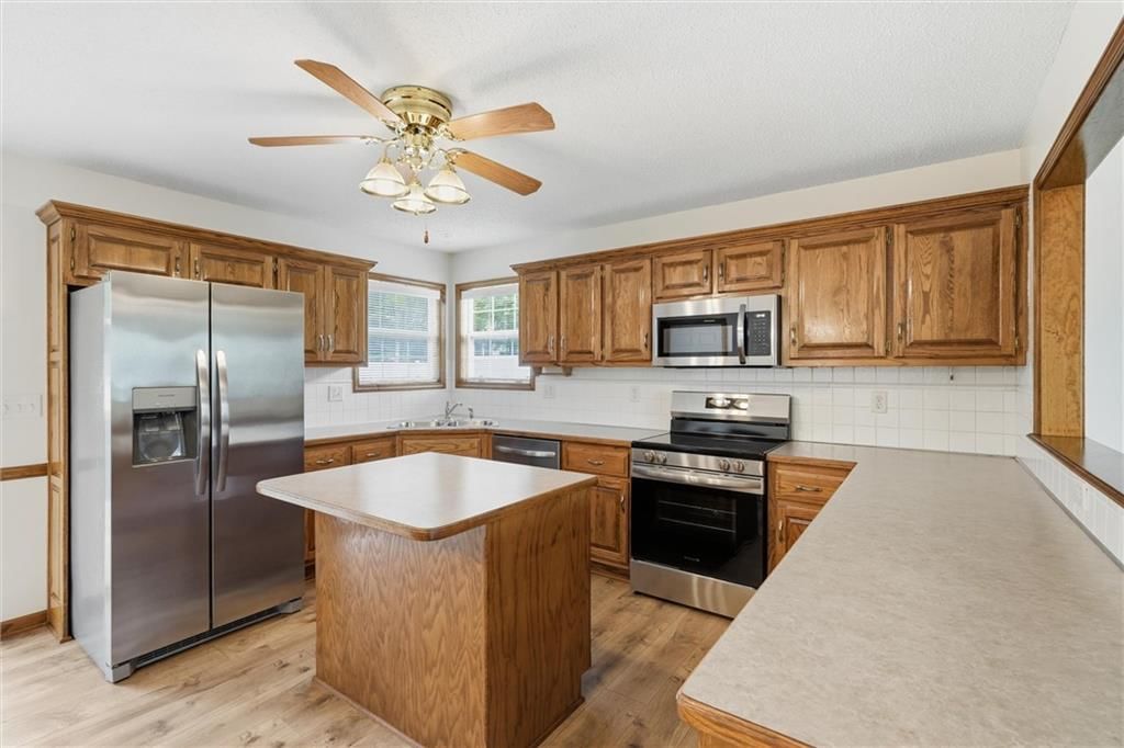 200 N Highland Drive — photo 10