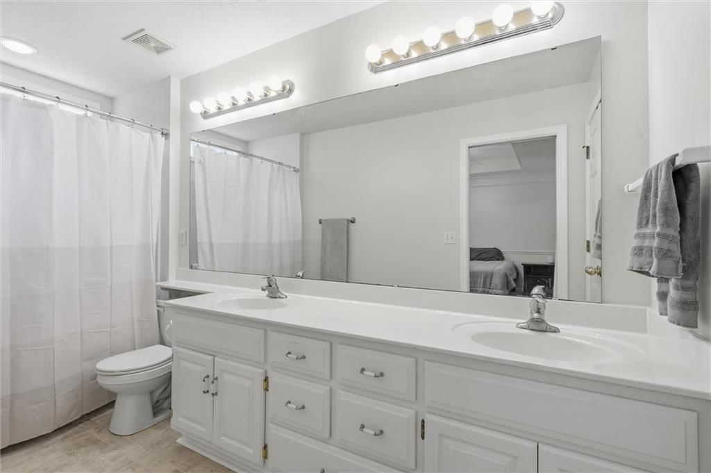 200 N Highland Drive — photo 15