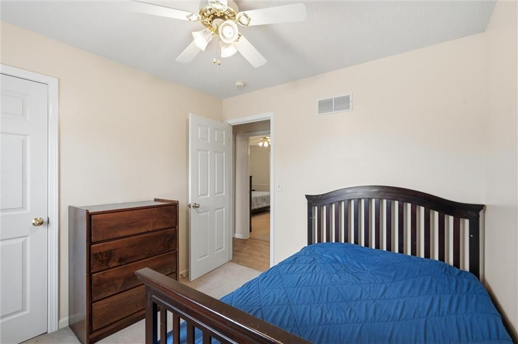200 N Highland Drive — photo 17