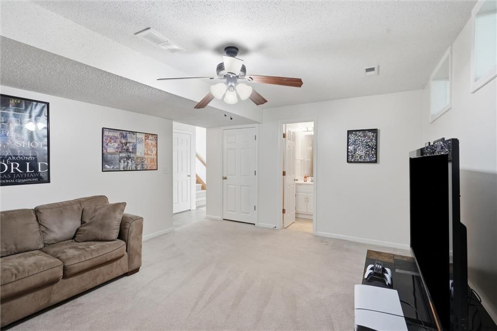 200 N Highland Drive — photo 23
