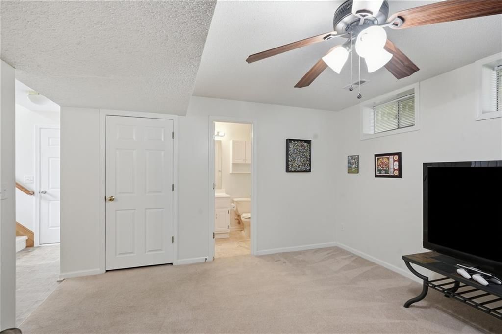 200 N Highland Drive — photo 24