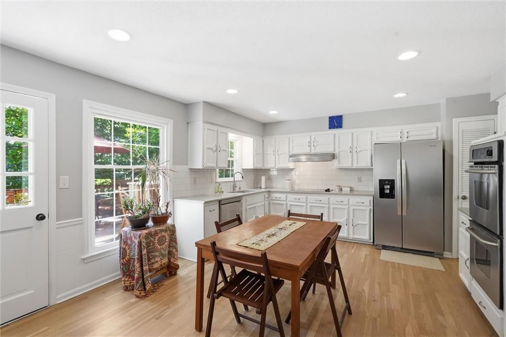 12841 Pembroke Circle — photo 9