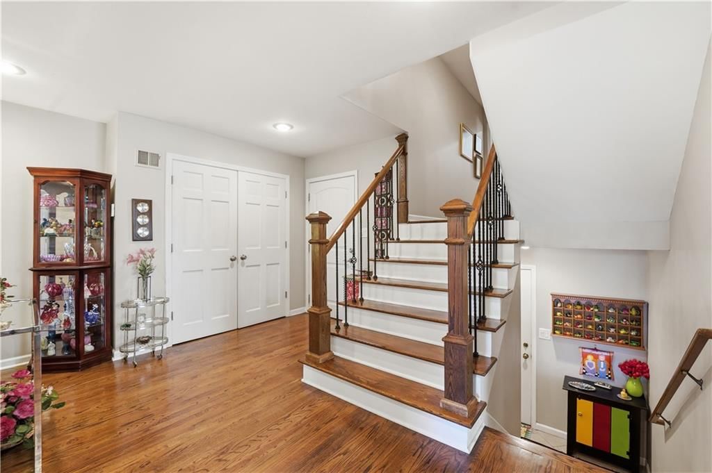 4306 W 111TH Terrace — photo 5