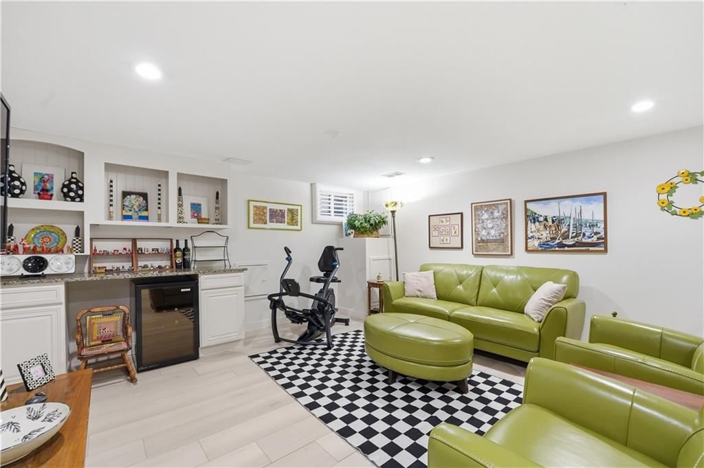 4306 W 111TH Terrace — photo 33