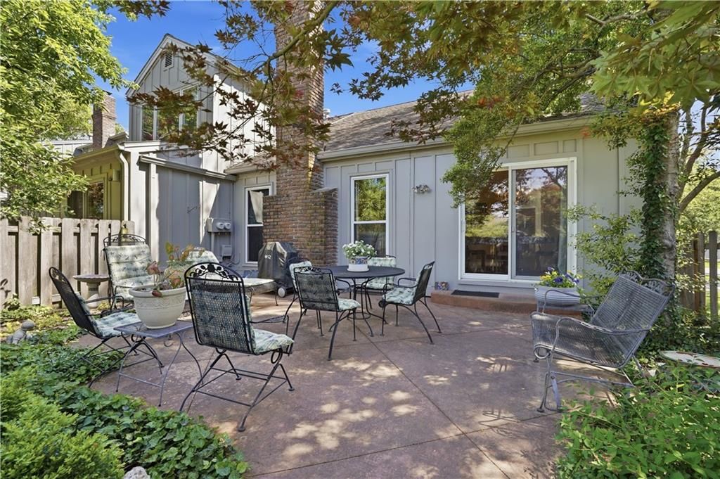 4306 W 111TH Terrace — photo 36