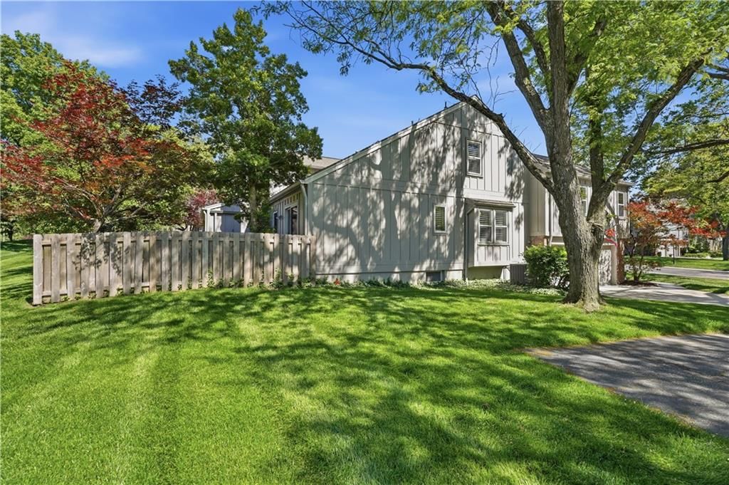 4306 W 111TH Terrace — photo 42