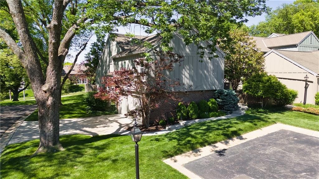4306 W 111TH Terrace — photo 45