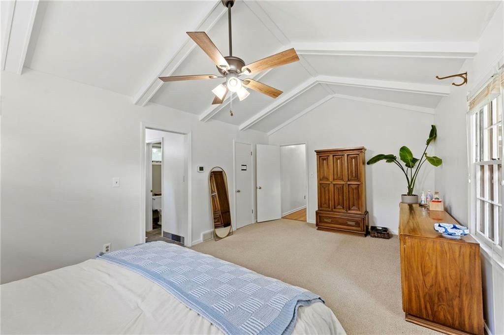 9718 Belinder Road — photo 12