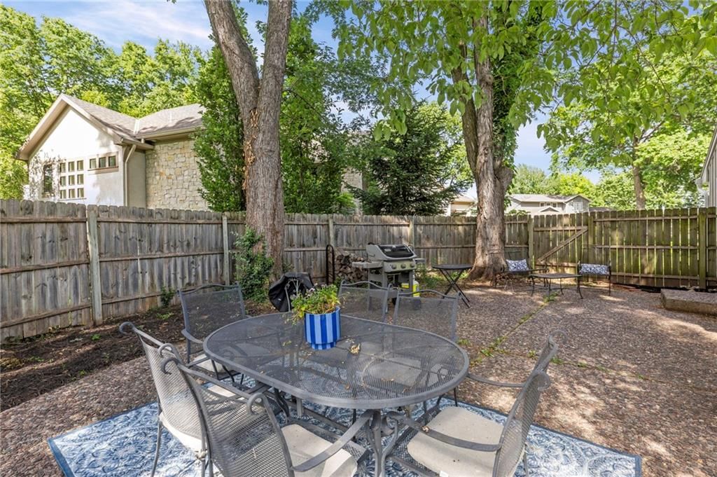 9718 Belinder Road — photo 22