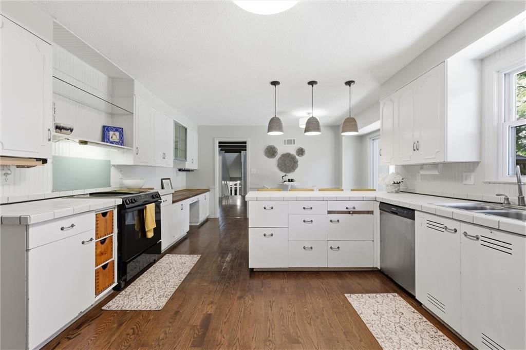 1110 W 113TH Street — photo 16