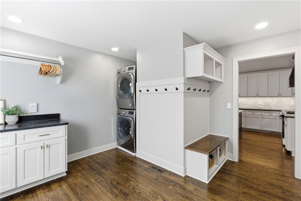 10404 Lee Boulevard — photo 25