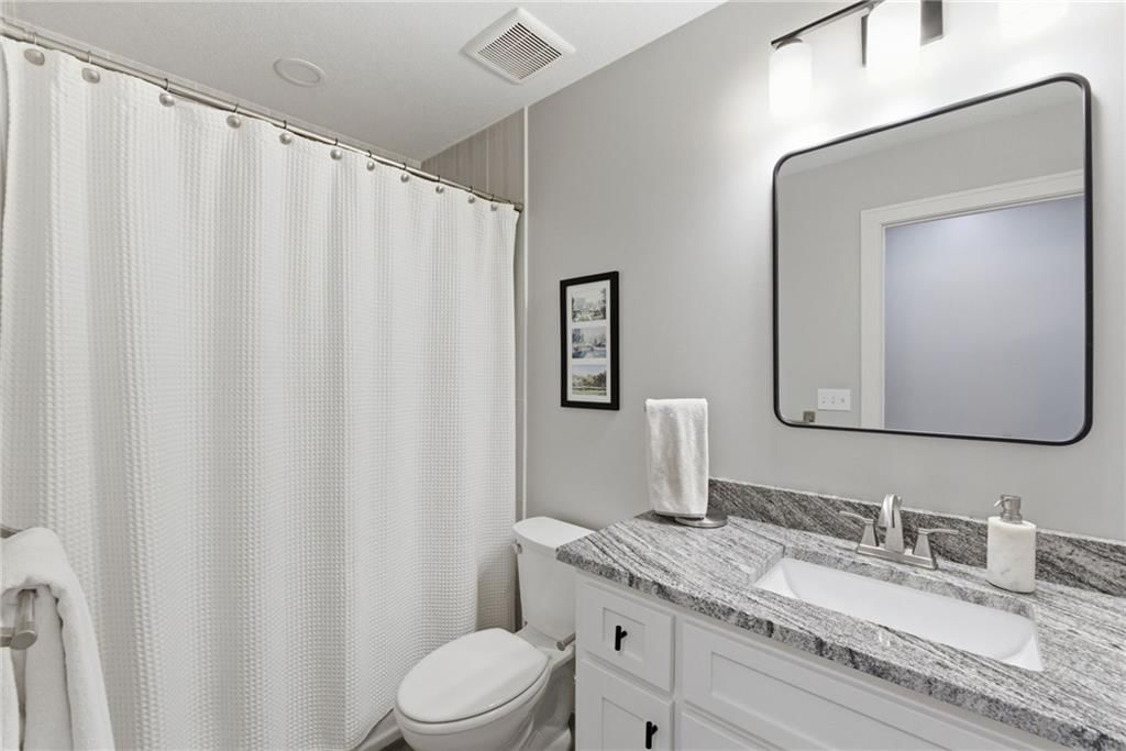 10404 Lee Boulevard — photo 41