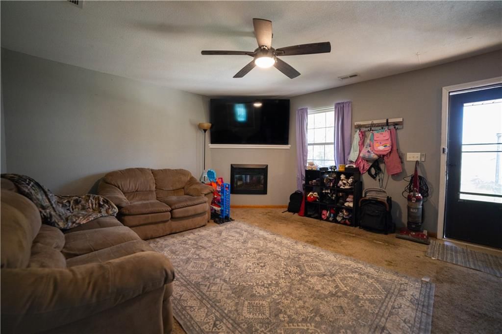 313 NE Coldwater Creek Road — photo 3