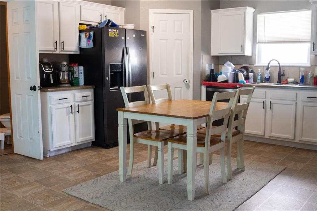 313 NE Coldwater Creek Road — photo 5