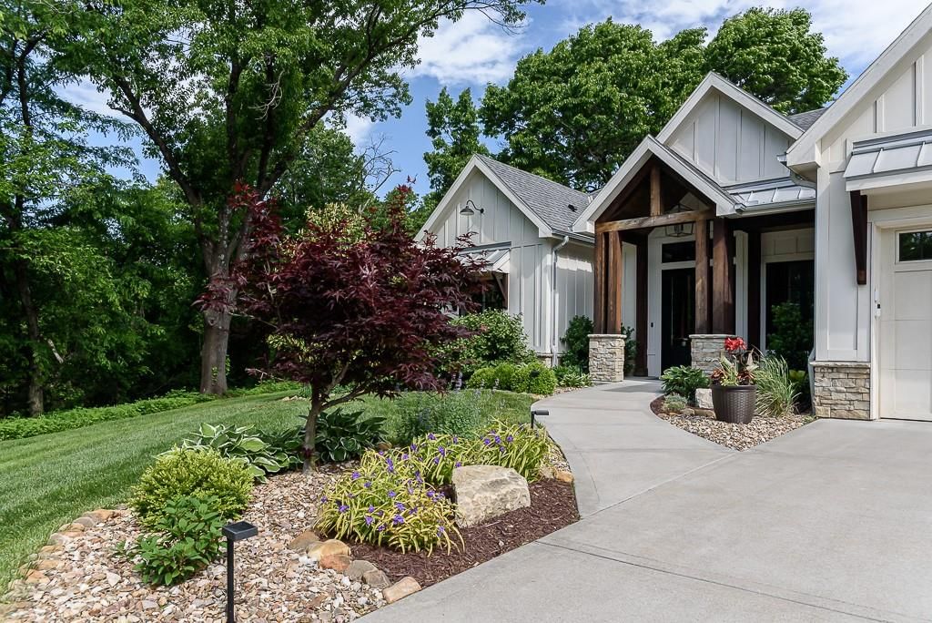 Photo 5 of 52 - 10000 Hollingsworth Road, Kansas City, KS 66109
