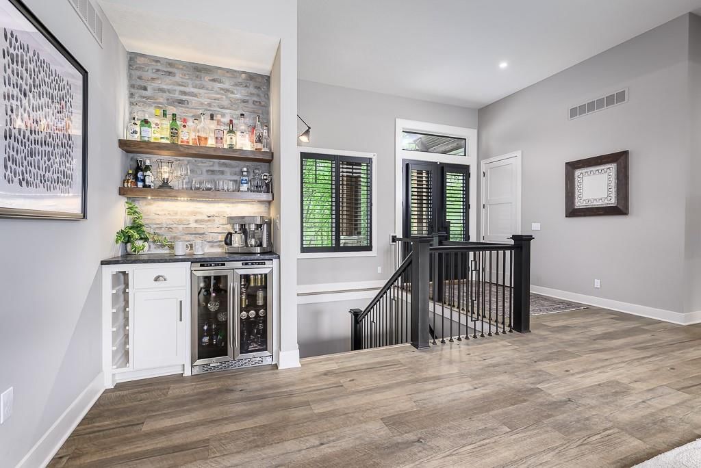 Photo 12 of 52 - 10000 Hollingsworth Road, Kansas City, KS 66109